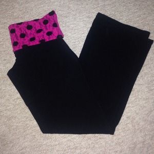 Yoga pants (never worn)