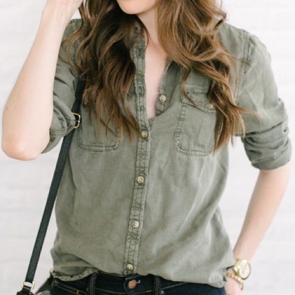 american eagle olive green safari buttondown shirt - Picture 3 of 3