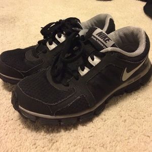 Dual fusion Nike running shoes