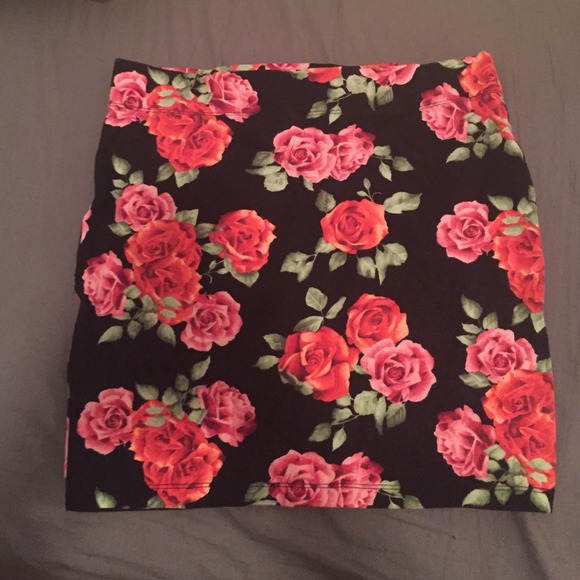 FOREVER 21 flower skirt