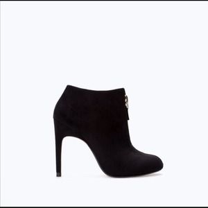 🧡Zara Booties w. Zip Black