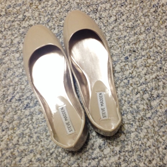 Steve Madden Shoes - Steve Madden Nude Patent Leather Ballet Flats