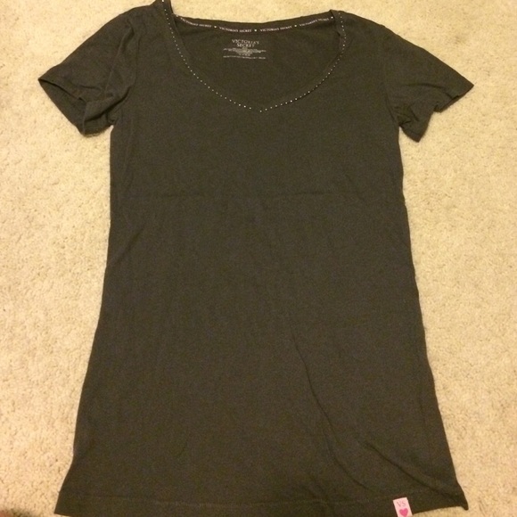 ✨Victoria's Secret shirt✨
