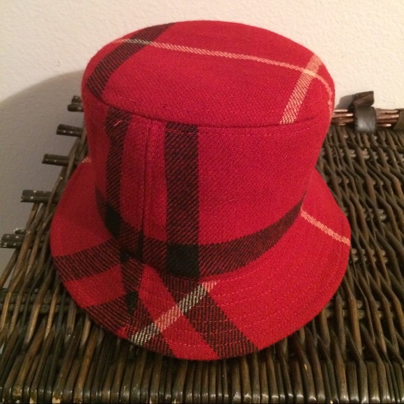 Burberry wool hat