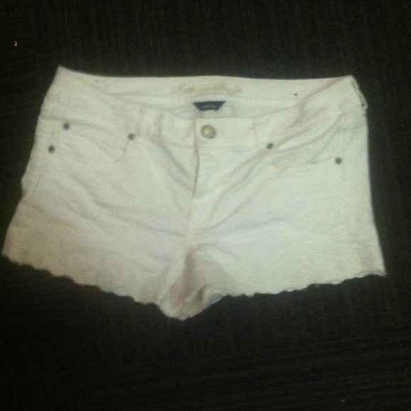 White American Eagle Shorts
