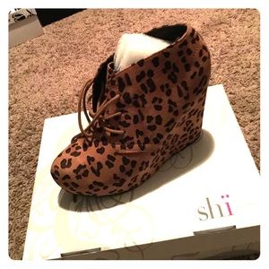 Cute Cheetah Wedges!😁