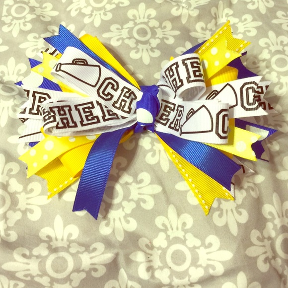 Boutique hair bow. Large