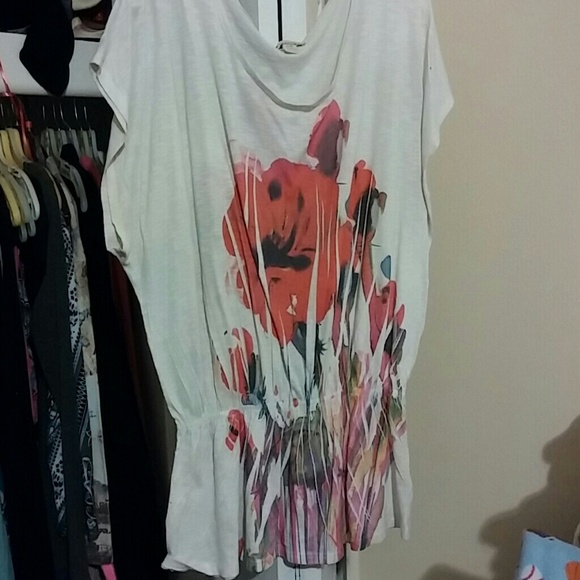Flower print shirt, so cute!!