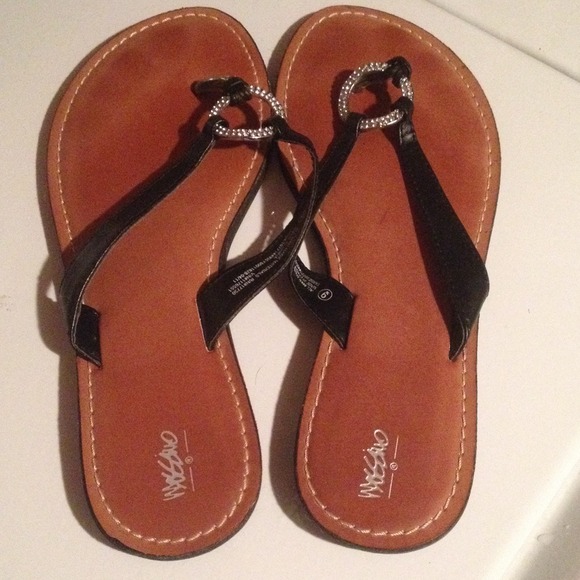 Sold - Picture 1 of 4