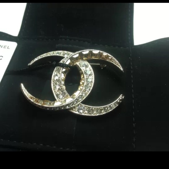 Chanel Dubai limited pin