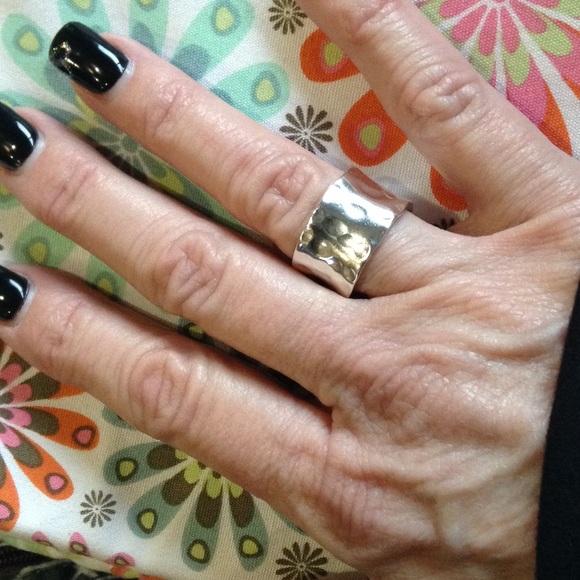 Unknown Jewelry - Sterling Silver Hammered Ring