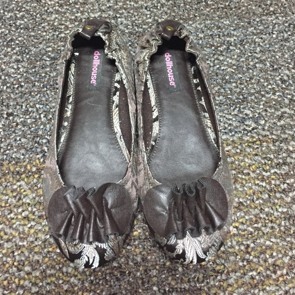 Dollhouse flat shoes