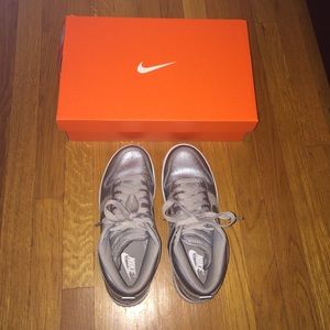Adorable Silver Nike's !