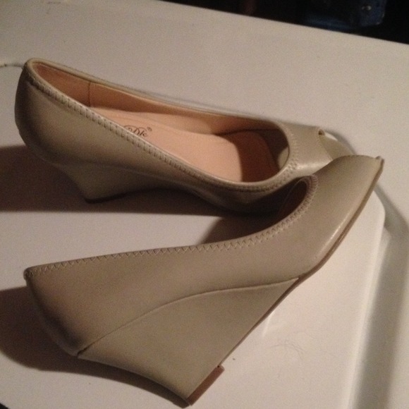 Sold - Picture 2 of 4