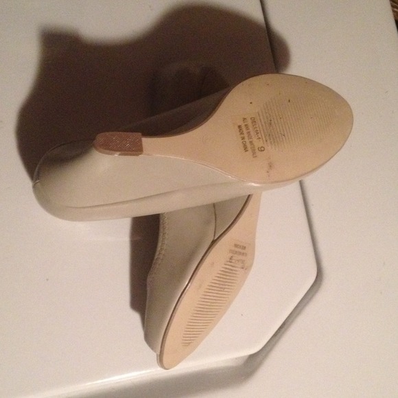 Sold - Picture 3 of 4