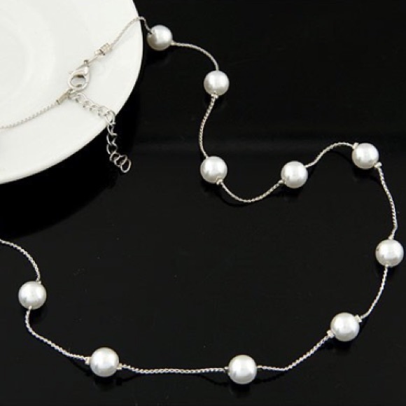 Silver faux pearl necklace - Picture 2 of 4