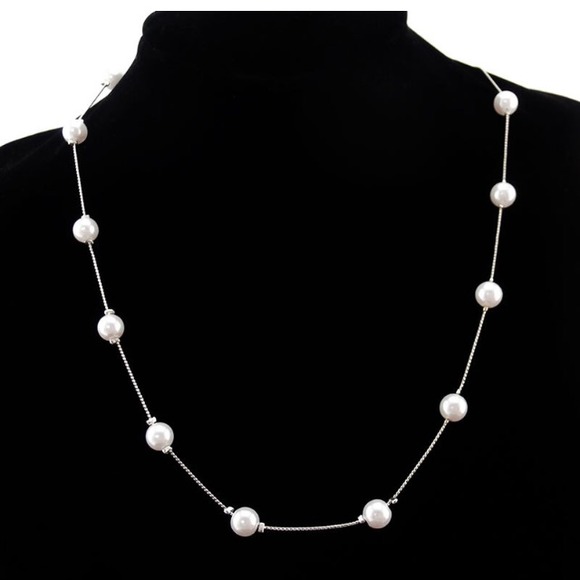 Silver faux pearl necklace - Picture 4 of 4