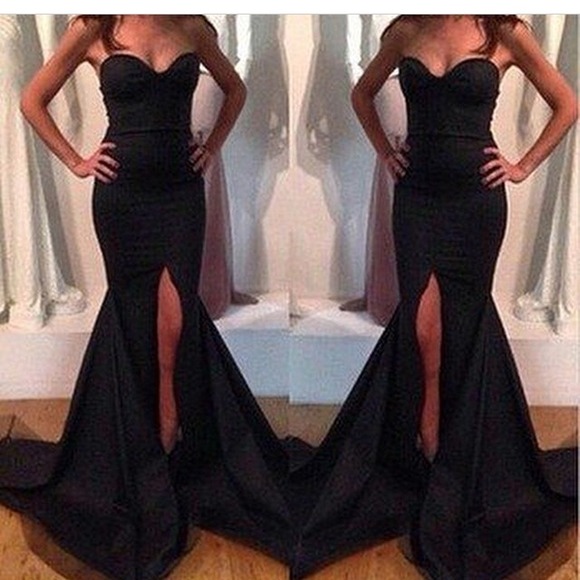 Dresses & Skirts - Black dress