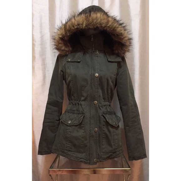 Hooded cargo jacket