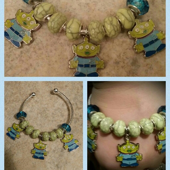 Sterling silver disney toy story alien bangle