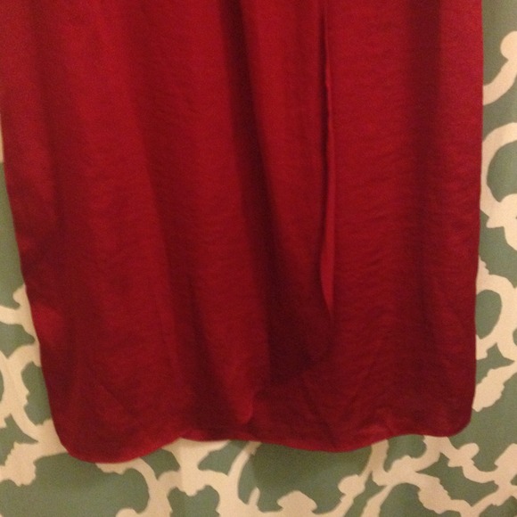 Silk red dress only worn twice ! - Picture 3 of 4