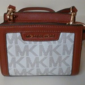 Authentic Micheal  Kors Crossbody purse