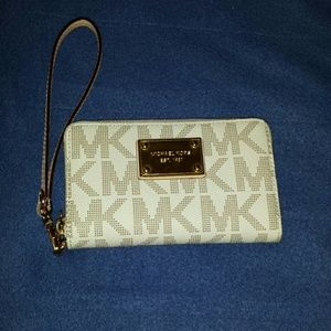 Michael Kors Wristlet