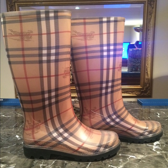 Burberry rainboots - Picture 2 of 3
