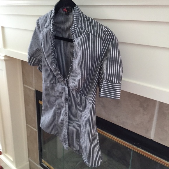 Pin Strip fitted button up blouse - Picture 4 of 4