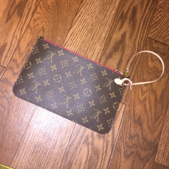 lv envelope clutch