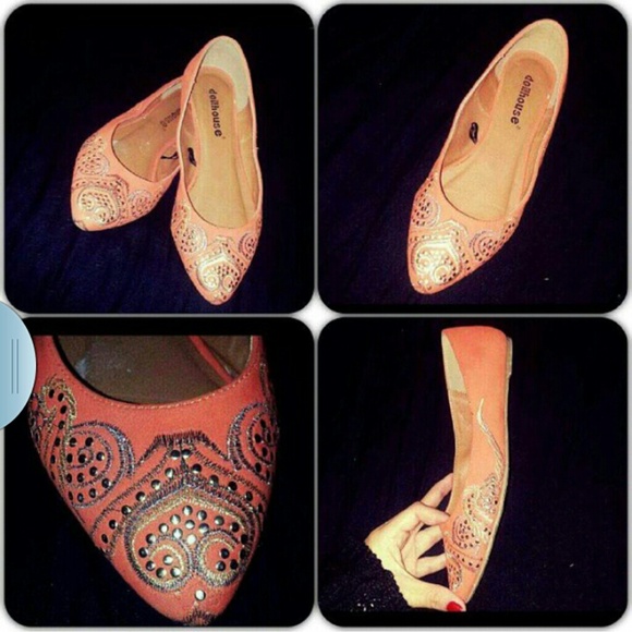 Pointed-toe flats - Picture 1 of 1