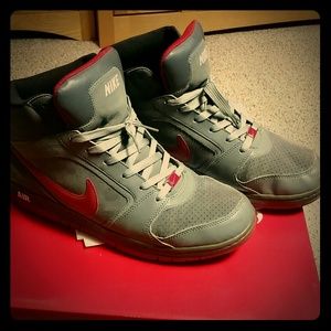 Men's Nike Air high top shoes (sz 11.5)