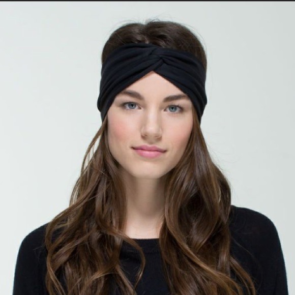 lululemon athletica Accessories - Lululemon black knotted headband