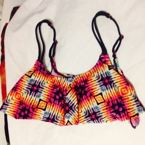 Flowy bikini top!🌊👙