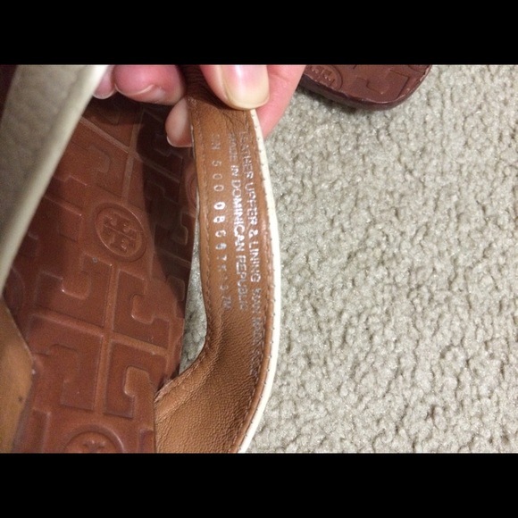 💢SOLD💢Tory Burch Thora Thong Sandal Bleach Gold - Picture 4 of 4