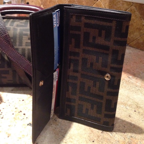 Fendi Zucca Handbag & Wallet! - Picture 2 of 4