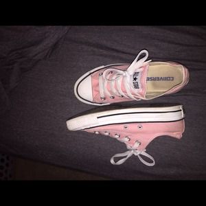 White pink converse