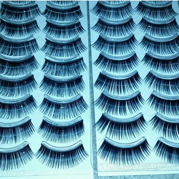 Ten pairs of False lashes - Picture 2 of 2