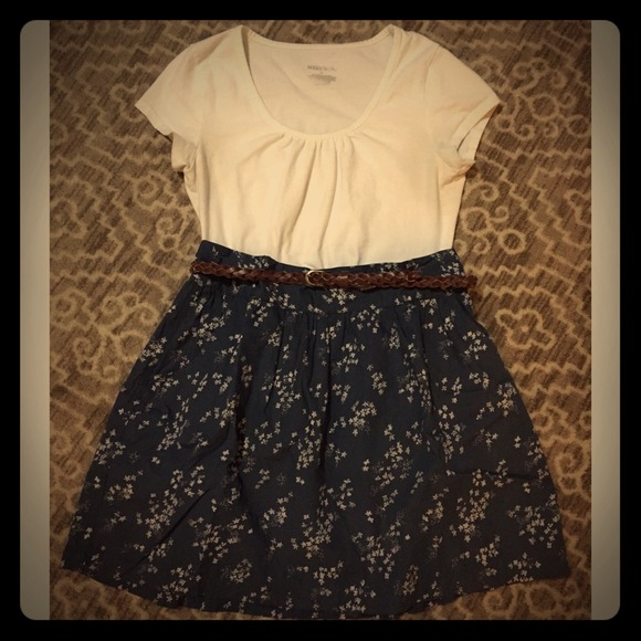 Gorgeous girly Levi's floral skirt