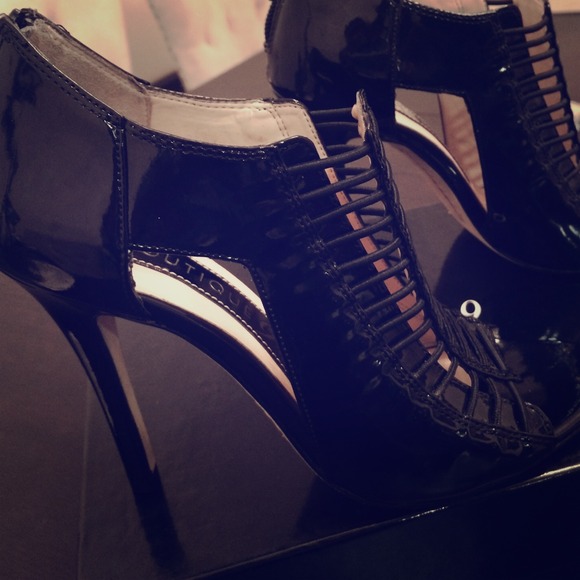 Boutique9 black patent shoes!