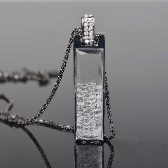 Floating Memory Pendant Chain - Picture 2 of 2