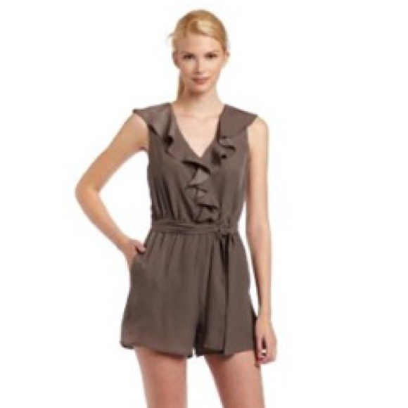 BCBGeneration Ruffle Romper XS - Picture 2 of 2