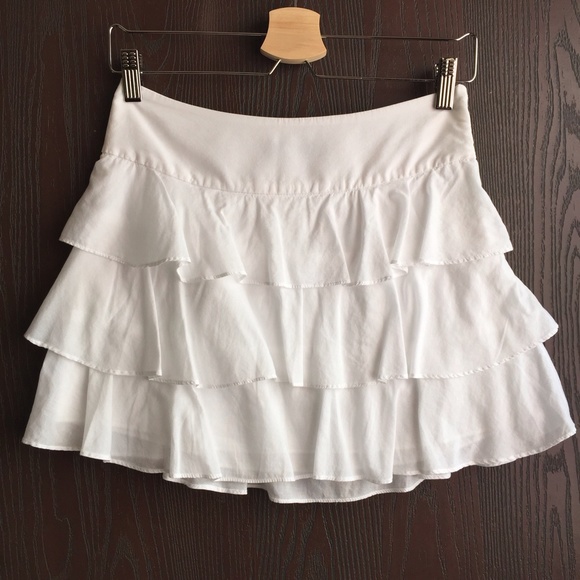 White tiered ruffle mini skirt Clearance