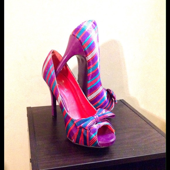 Candy Striped Anne Michelle Heels - Picture 1 of 3