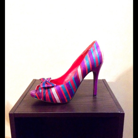 Candy Striped Anne Michelle Heels - Picture 2 of 3