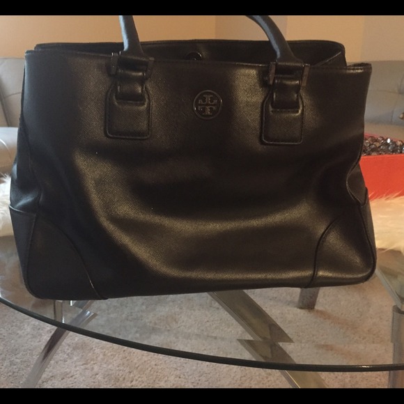 Tory Burch Handbags - Authentic Tory Burch tote