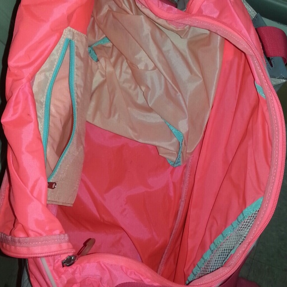 **sold**Nike M gym bag- good condition - Picture 3 of 4