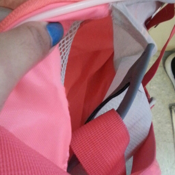 **sold**Nike M gym bag- good condition - Picture 4 of 4