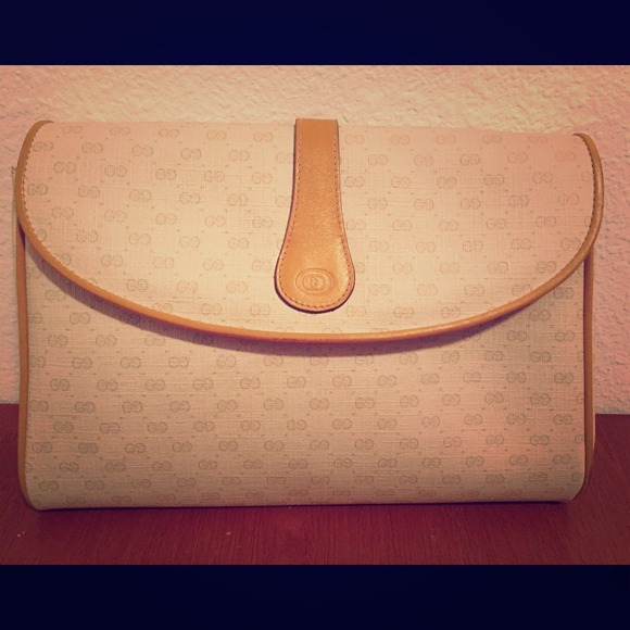 💖 Beautiful Vintage Gucci Clutch 💖SOLD
