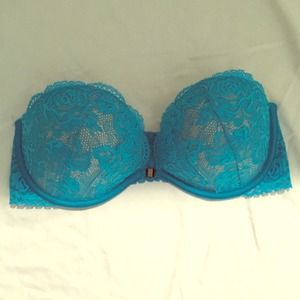 VS magnet close strapless